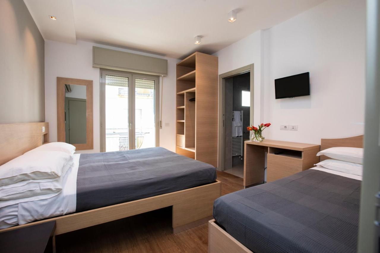 Hotel Liane Риччоне Экстерьер фото