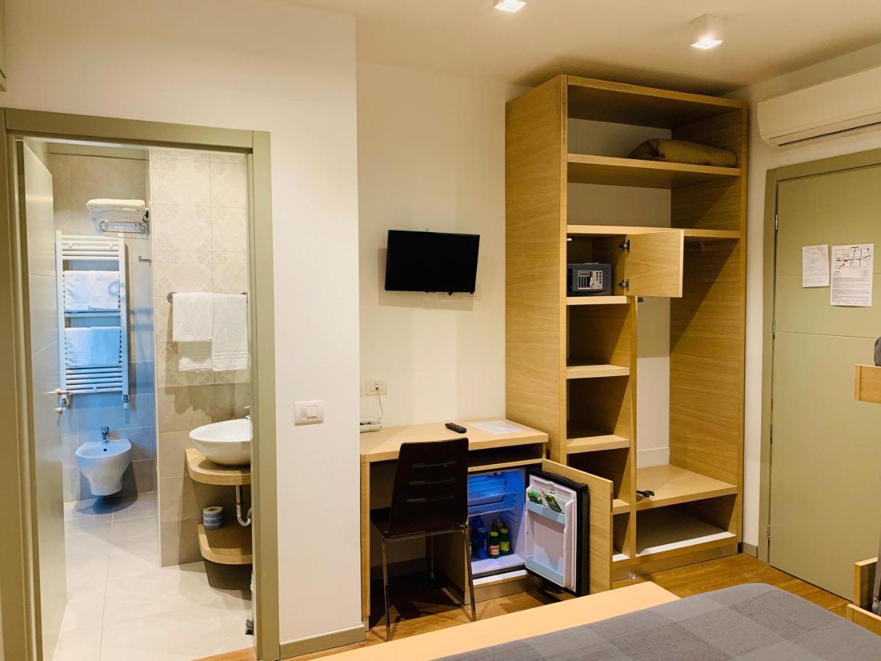 Hotel Liane Риччоне Экстерьер фото