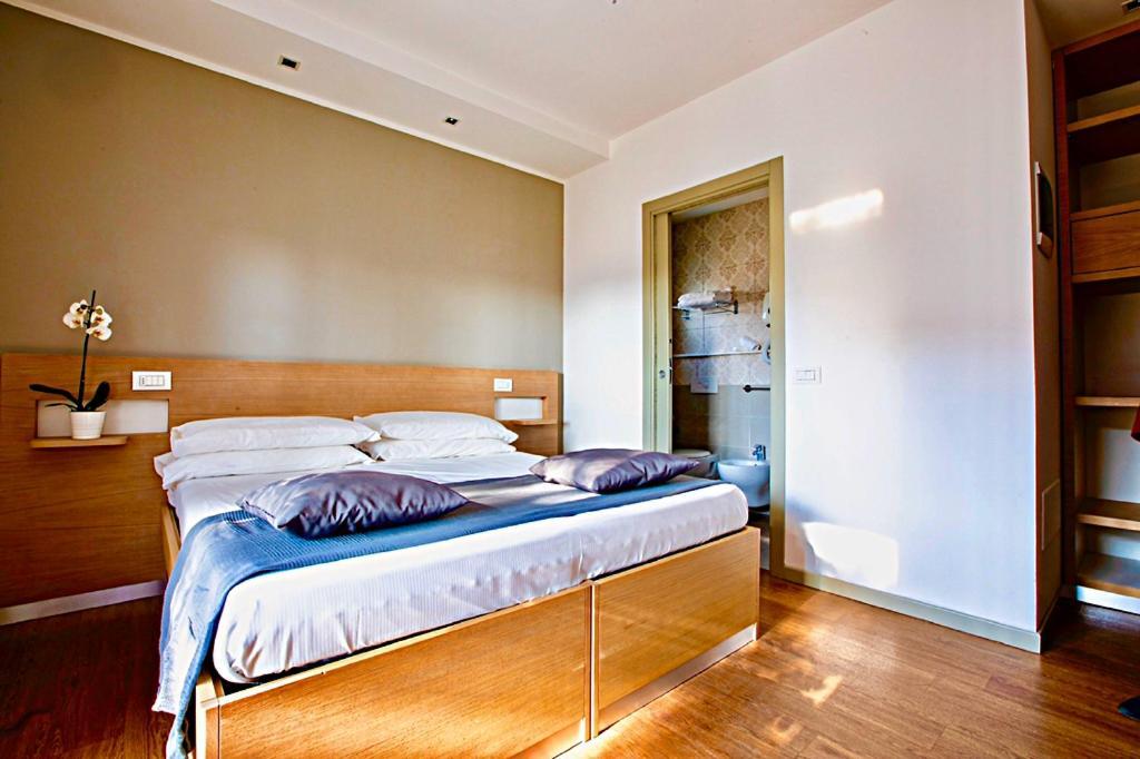 Hotel Liane Риччоне Экстерьер фото